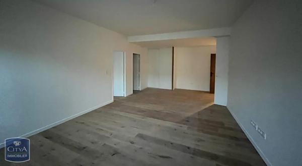 Appartement à louer 2 pièces 61.7m² Chambéry (73000)