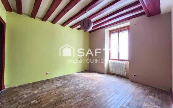 MAISON DE 120 M² À RÉNOVER – BEAU POTENTIEL ET DÉPENDANCES
