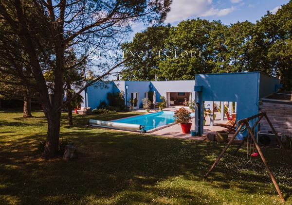 Villa contemporaine dans un parc en pleine nature