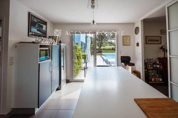 Villa contemporaine dans un parc en pleine nature