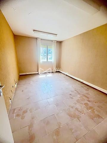 Appartement à aménager – T3 – 73,60 m² – Cave et garage double – Rebais (77510)