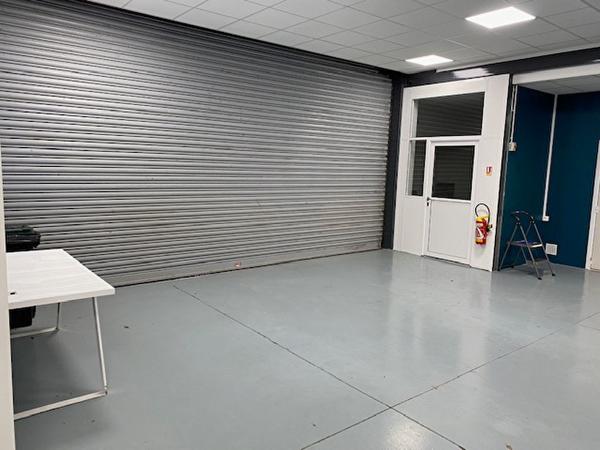 Local commercial VERRIERES LE BUISSON 181.34 m²