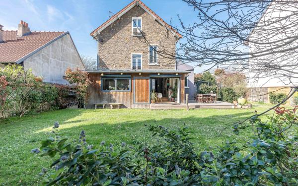 Maison à vendre    6 pièces • 137,80 m2 Joinville-le-Pont