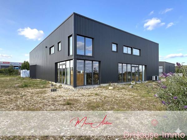 Bureau à vendre 3 pièces de 542 m²