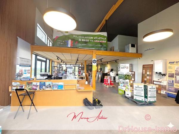 Bureau à vendre 3 pièces de 542 m²
