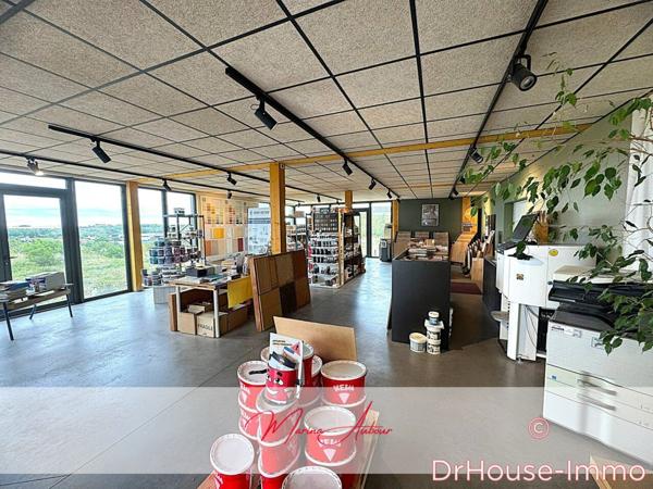 Bureau à vendre 3 pièces de 542 m²
