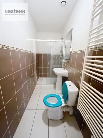 Calais Maison de ville de 139 m2 comprenant 5 chambres, 3 salles d'eau, dépendance et extérieur située aux Fontinettes