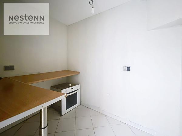 Calais Maison de ville de 139 m2 comprenant 5 chambres, 3 salles d'eau, dépendance et extérieur située aux Fontinettes