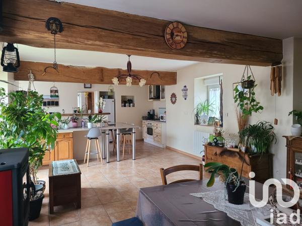 Maison rustique 6 pièces de 118 m² à Vernoil-le-Fourrier (49390)