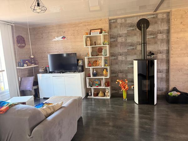 Maison de 106 m2 sur sous-sol, 4 chambres, jardin.