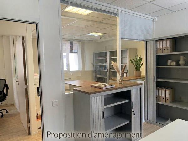 Bureau 97 m² Annecy Centre Ville local vélos