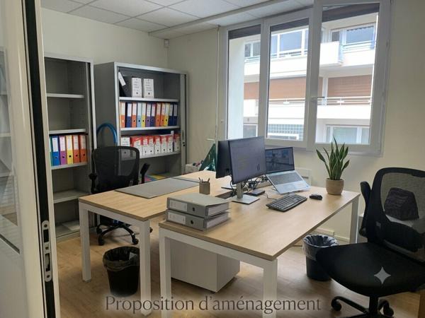 Bureau 97 m² Annecy Centre Ville local vélos