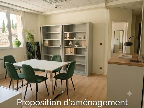 Bureau 97 m² Annecy Centre Ville local vélos