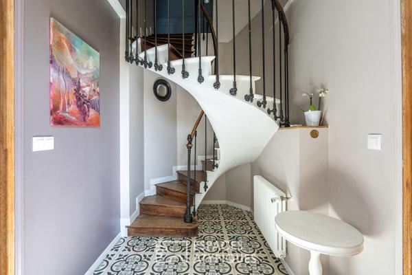 Élégante demeure rénovée avec vaste grange aménagée