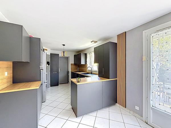 Maison Nanteuil-lès-meaux - 4 chambres - jardin de 530 m2 - Plusieurs stationnements