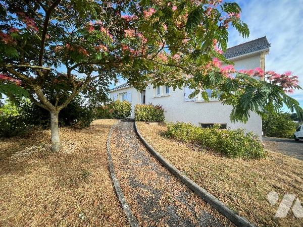 Maison sur sous-sol complet – MONTJEAN SUR LOIRE
