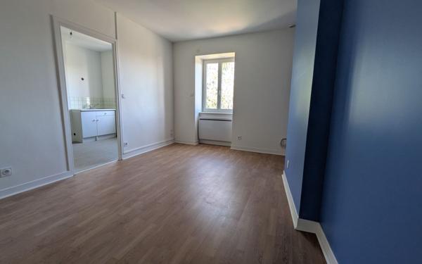 Appartement à vendre    1 pièce • 26 m2 Pierre-Bénite