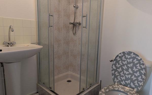 Appartement à vendre    1 pièce • 26 m2 Pierre-Bénite