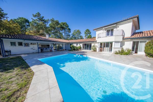 Maison à vendre  10 pièces - 272,52 m2 ST AUBIN DE MEDOC - 33
