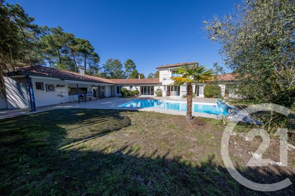 Maison à vendre  10 pièces - 272,52 m2 ST AUBIN DE MEDOC - 33