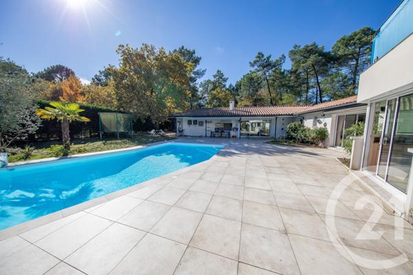 Maison à vendre  10 pièces - 272,52 m2 ST AUBIN DE MEDOC - 33