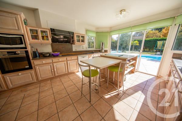 Maison à vendre  10 pièces - 272,52 m2 ST AUBIN DE MEDOC - 33