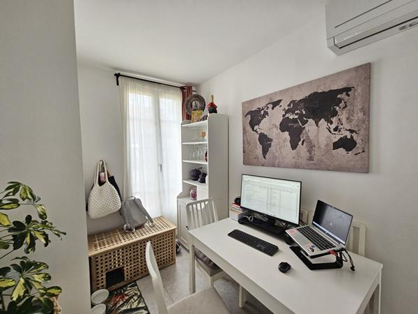 PUTEAUX CENTRE:  Appartement 4 pieces avec 2 caves