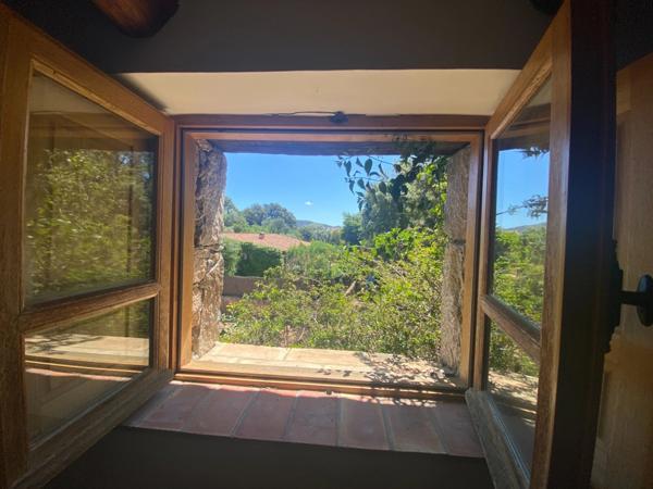 CORSE (20)- Commune de SOTTA, 10 minutes aéroport FIGARI et 15 min de PORTO VECCHIO belle maison T4 avec piscine