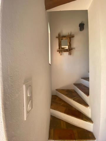 CORSE (20)- Commune de SOTTA, 10 minutes aéroport FIGARI et 15 min de PORTO VECCHIO belle maison T4 avec piscine