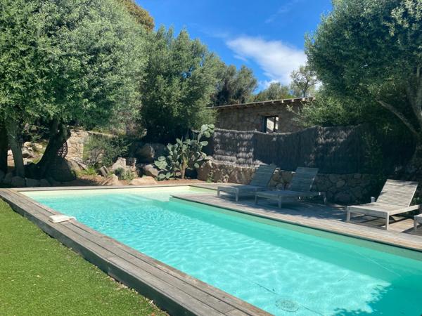 CORSE (20)- Commune de SOTTA, 10 minutes aéroport FIGARI et 15 min de PORTO VECCHIO belle maison T4 avec piscine