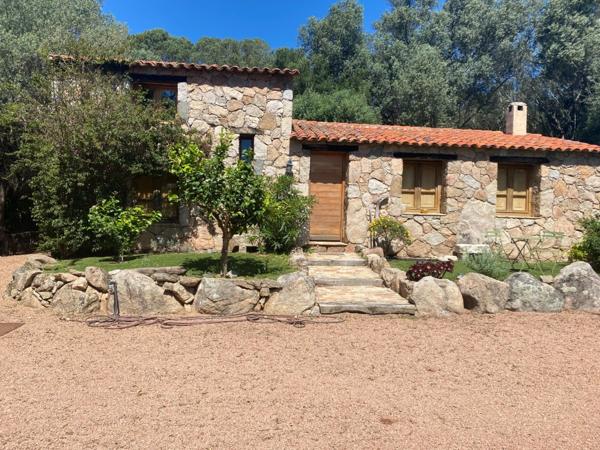 CORSE (20)- Commune de SOTTA, 10 minutes aéroport FIGARI et 15 min de PORTO VECCHIO belle maison T4 avec piscine