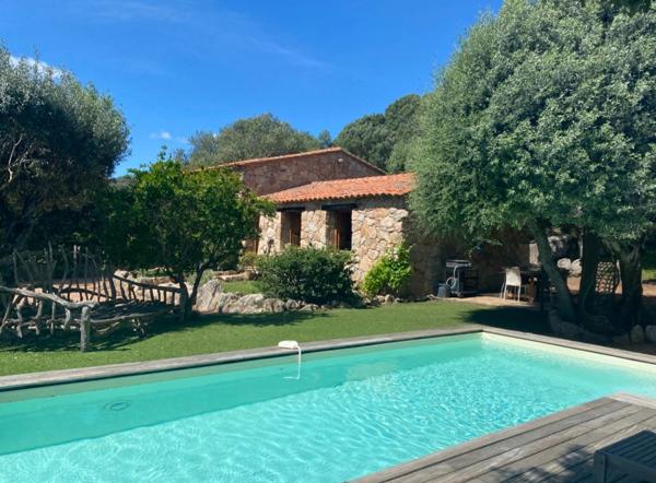 CORSE (20)- Commune de SOTTA, 10 minutes aéroport FIGARI et 15 min de PORTO VECCHIO belle maison T4 avec piscine