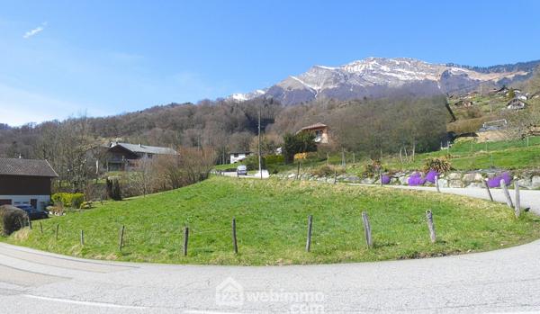 Terrain constructible 522 m² à Marthod 73400