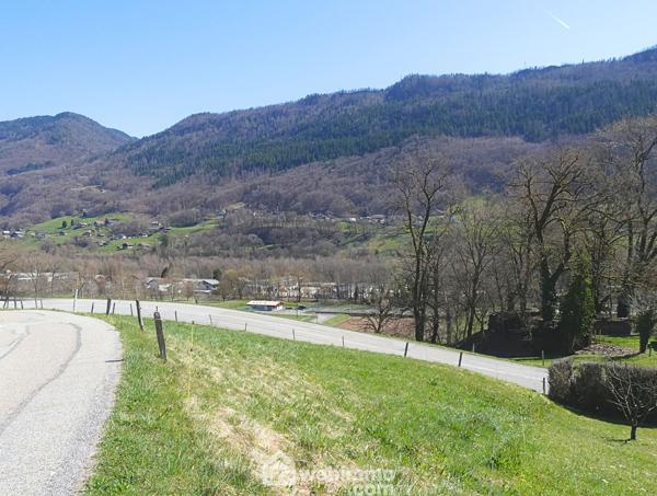 Terrain constructible 522 m² à Marthod 73400