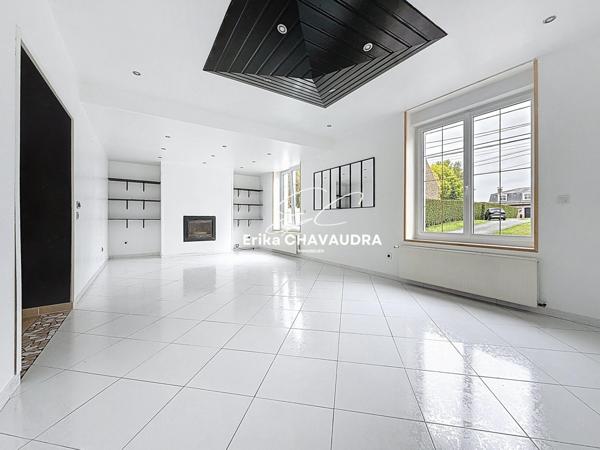 maison de ville, parking privée derrière portail