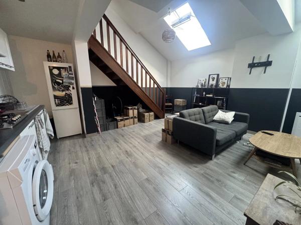 Location                                                      Appartement
                        
                     2 pièces                      54 m2                     à Saint-Quentin