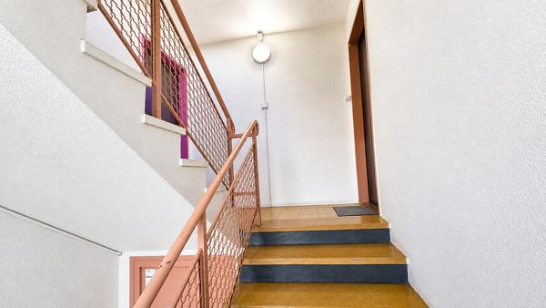 CREUTZWALD ? Appartement F2 rénové, dernier étage avec balcon et cave