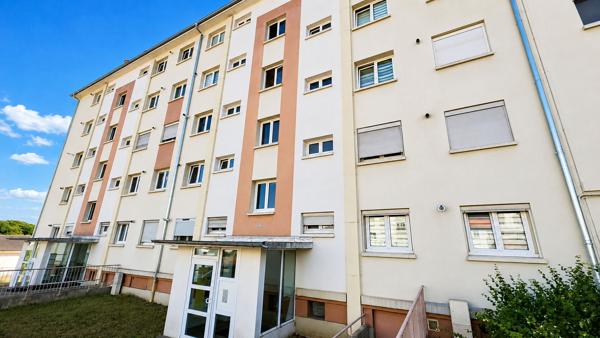 CREUTZWALD ? Appartement F2 rénové, dernier étage avec balcon et cave