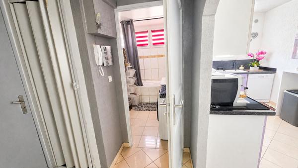 CREUTZWALD ? Appartement F2 rénové, dernier étage avec balcon et cave