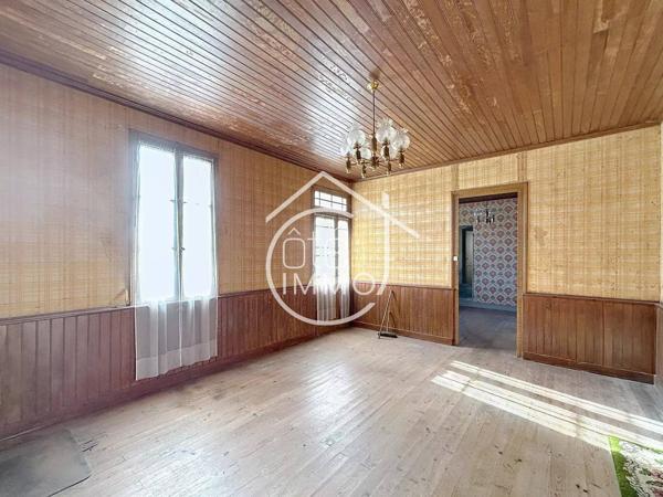 Castillon-la-Bataille : Maison à rénover avec jardin et garage