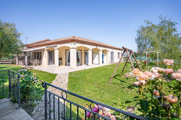 Maison de plain-pied à Sainte-Livrade-sur-Lot (Lot-et-Garonne, 47 )