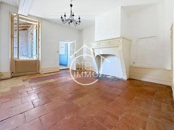 Sainte Foy la Grande : Maison bourgeoise de caractère – 326 m² – Jardin & dépendance