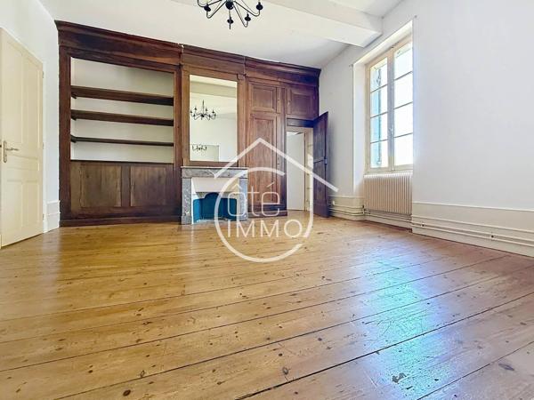 Sainte Foy la Grande : Maison bourgeoise de caractère – 326 m² – Jardin & dépendance
