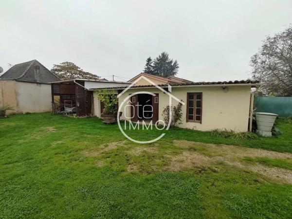 MOULEYDIER : Charmante périgourdine 6 pièces de 130m² avec jardin, garage et dépendances