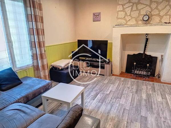 MOULEYDIER : Charmante périgourdine 6 pièces de 130m² avec jardin, garage et dépendances