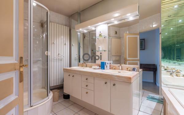 Appartement à vendre    6 pièces • 164,65 m2 Joinville-le-Pont