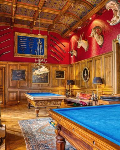 Au cœur de la Sologne, Un château d'inspiration néogothique et Renaissance, de 3000 m2 sur un 53ha