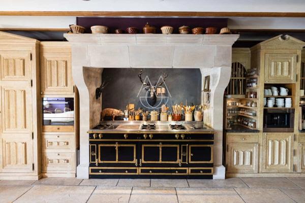 Au cœur de la Sologne, Un château d'inspiration néogothique et Renaissance, de 3000 m2 sur un 53ha