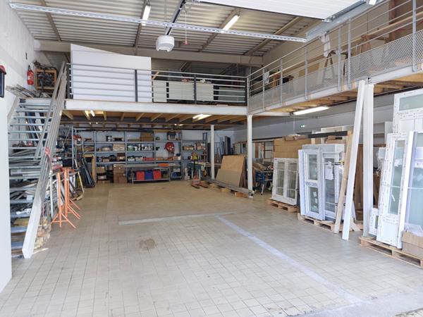 Show-room, atelier, bureaux Folschviller 376m²