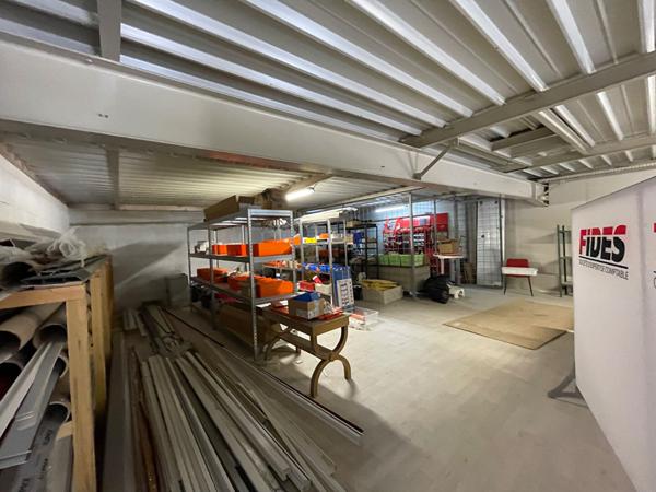 Show-room, atelier, bureaux Folschviller 376m²